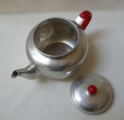 VINTAGE ALUMINIUM TEAPOT & COVER c1970's