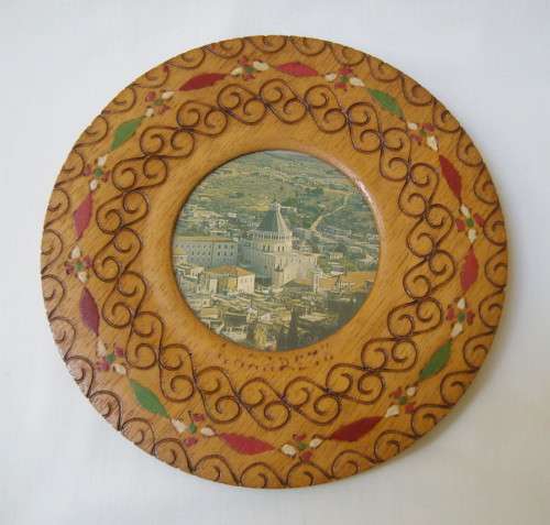 VINTAGE WOOD HOLY LAND NAZARETH 19.5cm WALL HANGING PLAQUE
