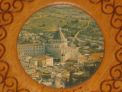 VINTAGE WOOD HOLY LAND NAZARETH 19.5cm WALL HANGING PLAQUE