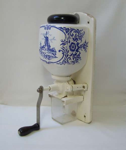 VINTAGE WEST GERMAN ZASSENHAUS MODEL 865 DELFT-STYLE COFFEE MILL c1970's