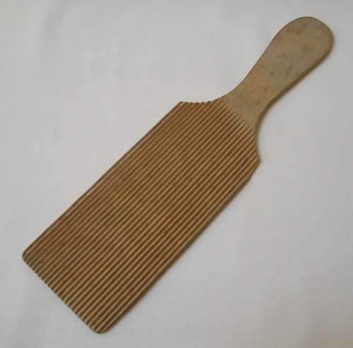 VINTAGE WOODEN 500g BUTTER MOULD & PADDLE