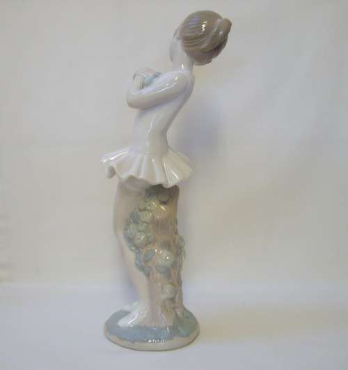 HERITAGE PORCELAIN LLADRO-STYLE 27.5cm BALLET DANCER FIGURINE