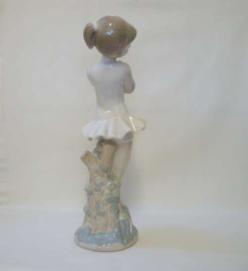 HERITAGE PORCELAIN LLADRO-STYLE 27.5cm BALLET DANCER FIGURINE
