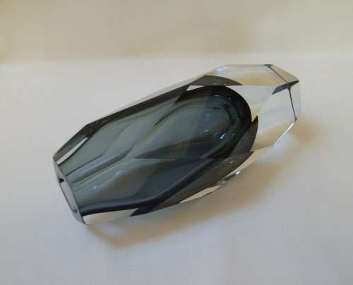 VINTAGE SCANDINAVIAN or MURANO FACETED ART GLASS 19cm PENTAGONAL VASE