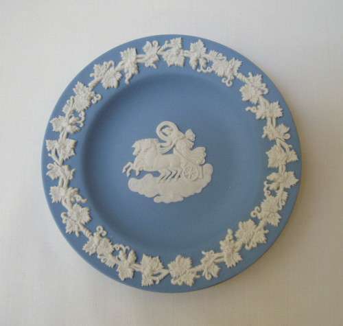 VINTAGE WEDGWOOD JASPER WARE CLASSICAL CHARIOTEER 11cm ROUND PIN DISH
