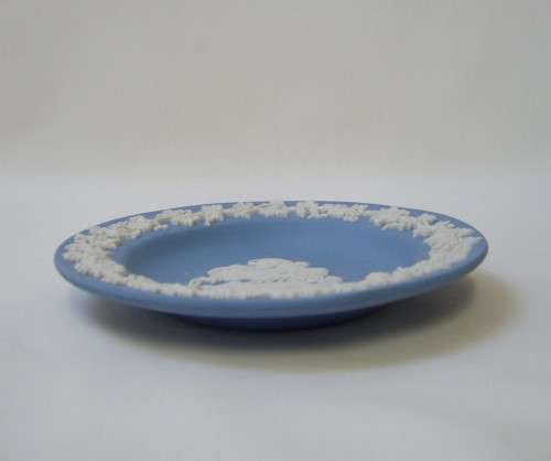 VINTAGE WEDGWOOD JASPER WARE CLASSICAL CHARIOTEER 11cm ROUND PIN DISH