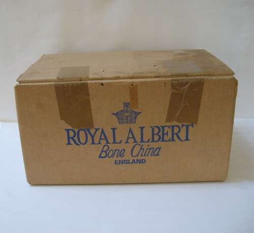 VINTAGE ROYAL ALBERT 'REVERIE' SIX TRIO 18pc  TEASET c1980's