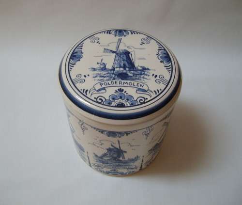 VINTAGE CROWN DELFT BLUE 'WINDMILLS' CANISTER & COVER