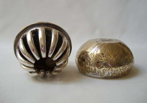 VINTAGE INDIAN BRASS TIBETAN BUDDHIST CLAW BELL & BOWL