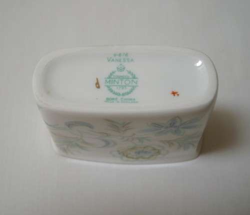 VINTAGE MINTON 'VANESSA' SPILL VASE