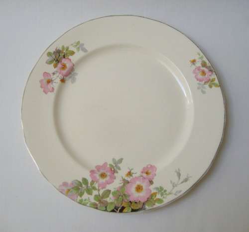 VINTAGE WEDGWOOD 'PINK DOG ROSES' 23cm LUNCHEON PLATE c1952 (3 Available)