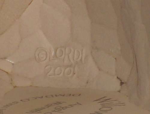 RETIRED WILLOW TREE 'ANGEL OF WARMTH' FIGURINE by SUSAN LORDI c2001