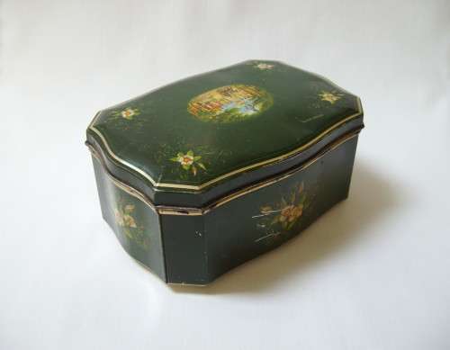 VINTAGE GREEN FLORAL SWEETS TIN