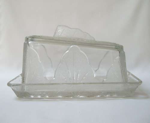 VINTAGE PRESSED GLASS BUTTER or CHEESE DISH & COVER