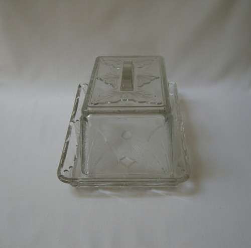 VINTAGE PRESSED GLASS BUTTER or CHEESE DISH & COVER