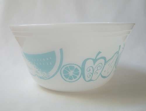 VINTAGE RETRO AMERICAN FEDERAL OVEN WARE MILK GLASS 20cm MIXING BOWL c1960s