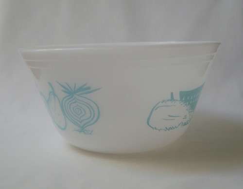 VINTAGE RETRO AMERICAN FEDERAL OVEN WARE MILK GLASS 20cm MIXING BOWL c1960s