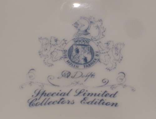 VINTAGE OUDE MOLEN DELFT BLUE 'WINDMILL & DOVES' MANTEL CLOCK ~ Not Working!!!