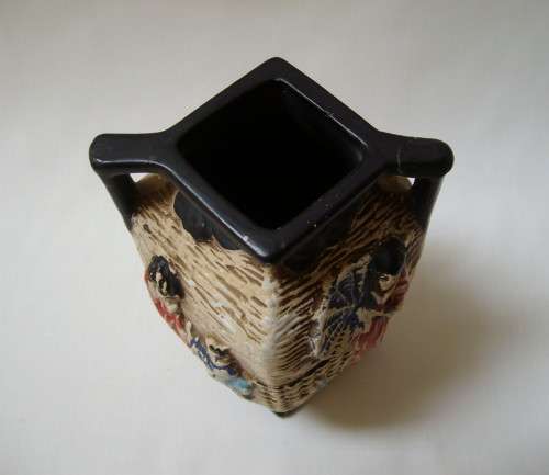 VINTAGE CYPLES OLD POTTERY EMBOSA WARE CHINOISERIE 13cm VASE c1928 ~ General Wear & Tear!