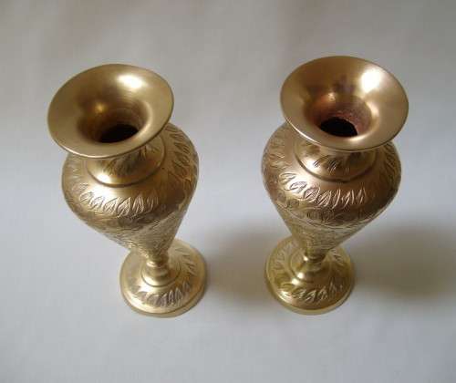 PAIR OF VINTAGE INDIAN BRASS 15.5cm VASES