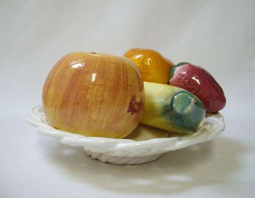 VINTAGE SPANISH MAJOLICA BASKET WITH ASSORTED FRUIT ~ Chipped!!!