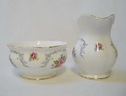 VINTAGE ROYAL ALBERT 'TRANQUILLITY' SUGAR BOWL & MILK JUG SET