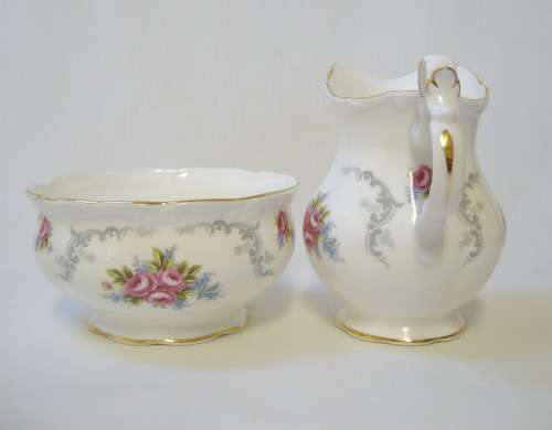 VINTAGE ROYAL ALBERT 'TRANQUILLITY' SUGAR BOWL & MILK JUG SET