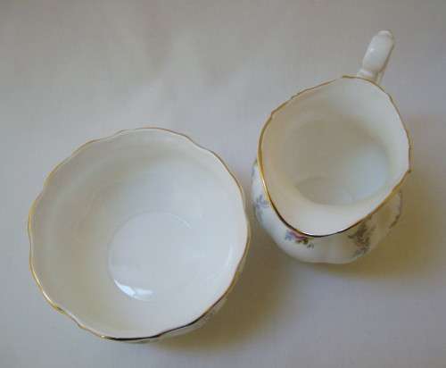 VINTAGE ROYAL ALBERT 'TRANQUILLITY' SUGAR BOWL & MILK JUG SET