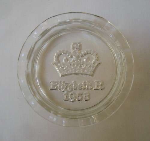 VINTAGE 'QUEEN ELIZABETH II CORONATION JUNE 2ND 1953' COMMEMORATIVE GLASS ASHTRAY