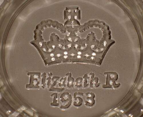 VINTAGE 'QUEEN ELIZABETH II CORONATION JUNE 2ND 1953' COMMEMORATIVE GLASS ASHTRAY