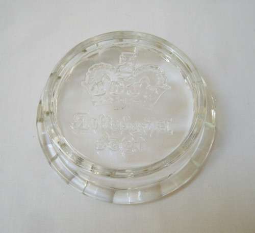 VINTAGE 'QUEEN ELIZABETH II CORONATION JUNE 2ND 1953' COMMEMORATIVE GLASS ASHTRAY