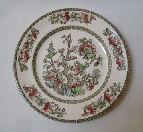 VINTAGE JOHNSON BROTHERS 'INDIAN TREE' 22cm LUNCHEON PLATE (1 of 2 available)