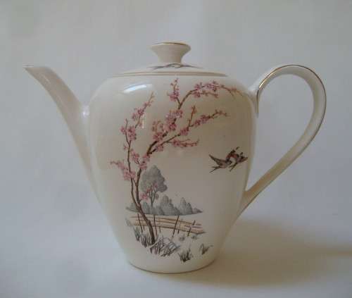 VINTAGE J & G MEAKIN 'ONE FINE DAY' COFFEE POT & LID c1948+