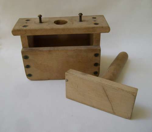 VINTAGE WOODEN RECTANGULAR BUTTER MOULD PRESS