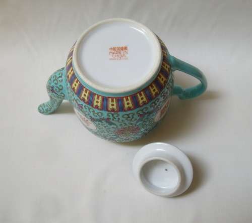 VINTAGE ZHONGGUO JINGDEZHEN TURQUOISE GREEN 'WAN SHOU WU JIANG' TEAPOT c1980's