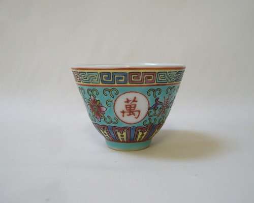 SET OF EIGHT VINTAGE ZHONGGUO JINGDEZHEN TURQUOISE GREEN 'WAN SHOU WU JIANG' TEA BOWLS c1980's
