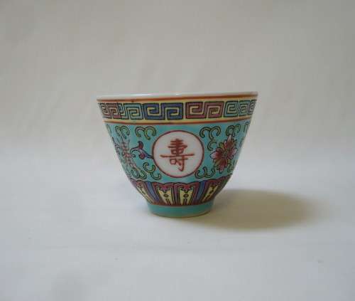 SET OF EIGHT VINTAGE ZHONGGUO JINGDEZHEN TURQUOISE GREEN 'WAN SHOU WU JIANG' TEA BOWLS c1980's