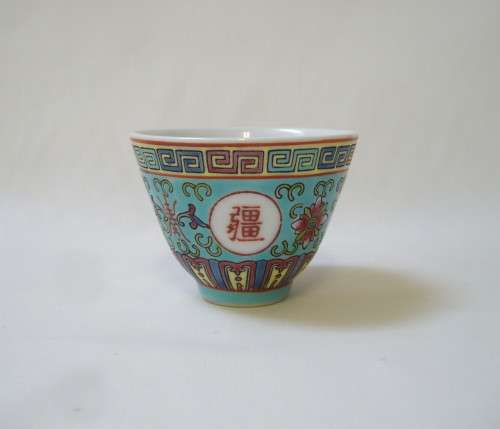 SET OF EIGHT VINTAGE ZHONGGUO JINGDEZHEN TURQUOISE GREEN 'WAN SHOU WU JIANG' TEA BOWLS c1980's