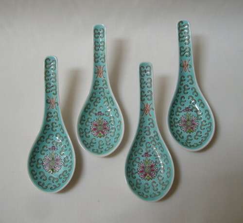 SET OF FOUR VINTAGE ZHONGGUO JINGDEZHEN TURQUOISE GREEN RICE SPOONS c1980's