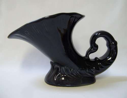 VINTAGE LUCIA WARE No: 7008 CORNUCOPIA VASE c1940s