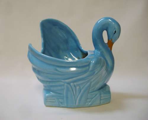 VINTAGE LUCIA WARE No: 2072 SWAN VASE c1940s ~ Rusted Interior!
