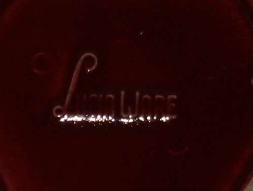 VINTAGE LUCIA WARE BURGUNDY ASHTRAY c1940's