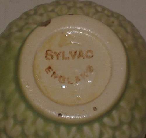 VINTAGE SYLVAC No: 400 MINIATURE THISTLE JUG c1940s ~ Chipped!