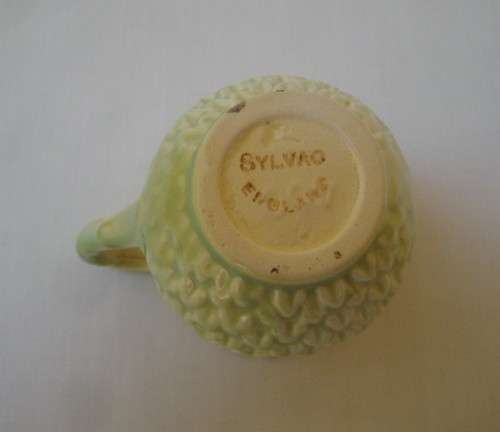 VINTAGE SYLVAC No: 400 MINIATURE THISTLE JUG c1940s ~ Chipped!