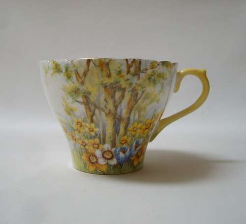 VINTAGE SHELLEY 'DAFFODIL TIME' DEMITASSE COFFEE CUP c1939+