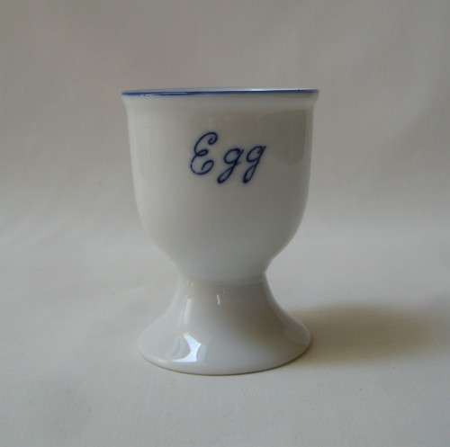 VINTAGE BLUE & WHITE PORCELAIN EGG CUP