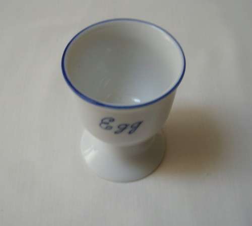 VINTAGE BLUE & WHITE PORCELAIN EGG CUP