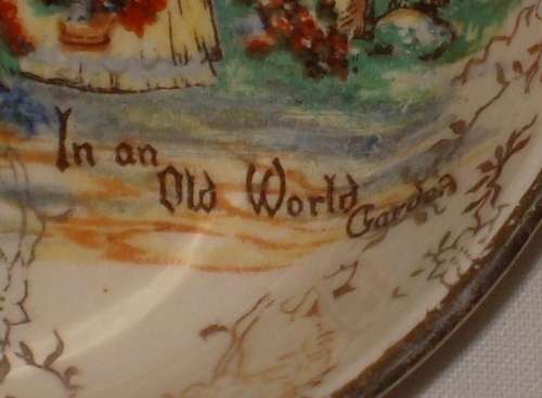 VINTAGE LANCASTER & SANDLAND ENGLISH WARE 'IN AN OLD WORLD GARDEN' 8cm PIN DISH c1944