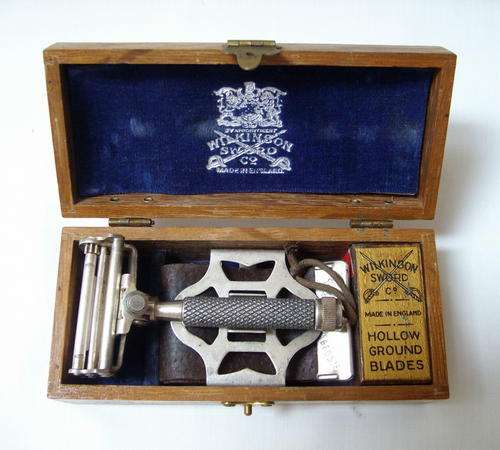 VINTAGE WILKINSON SWORD SAFETY RAZOR AND STROP c1922