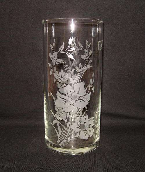 TURKISH PASABAHCE FLORAL ETCHED GLASS 19cm VASE